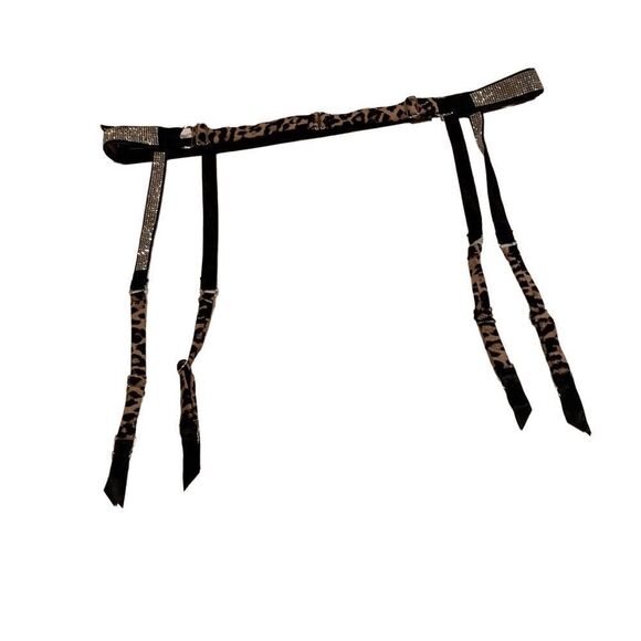 Victoria’s Secret VERY SEXY Shine Strap Garter Belt size M/L - Picture 3 of 4